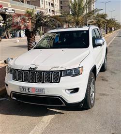 جیپ گراند شیرۆکی